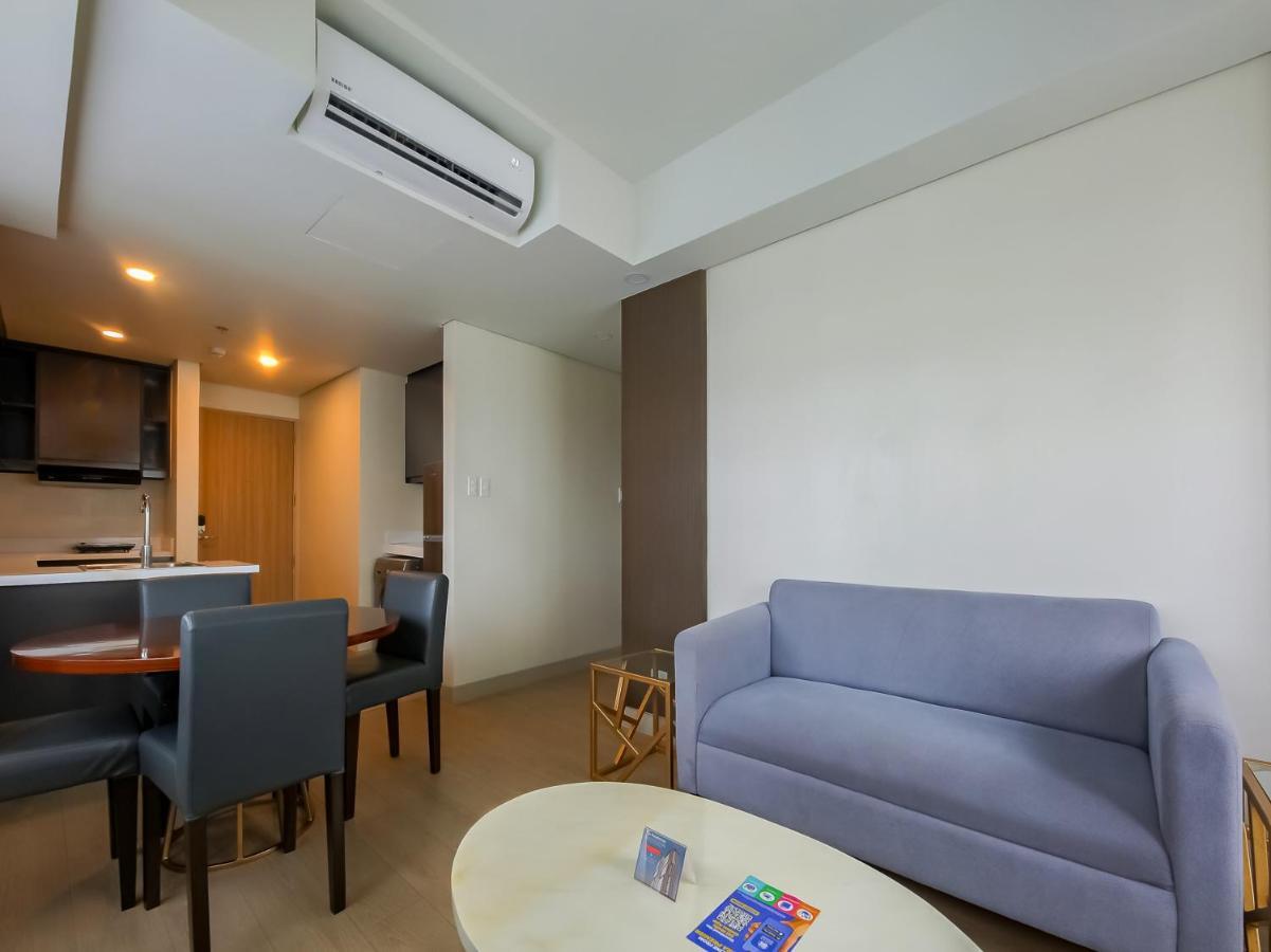 Capital O 804 The Residences At Bonifacio Civic Center Manila Exterior photo