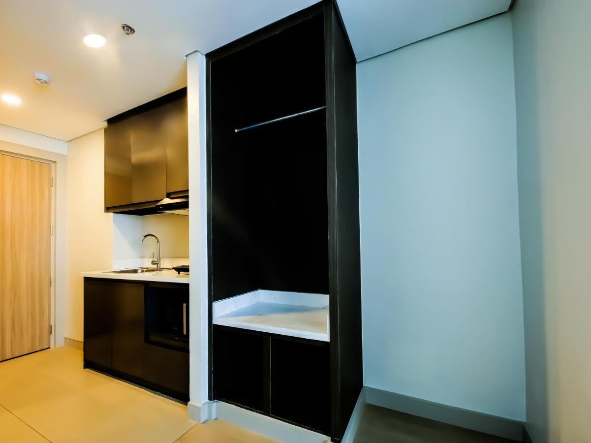 Capital O 804 The Residences At Bonifacio Civic Center Manila Exterior photo